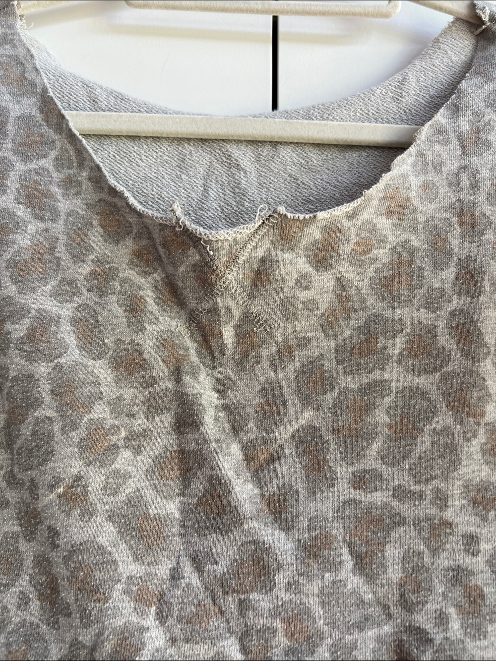 Colsie Gray Beige Leopard Print Cozy Loungewear Set - Picture 7 of 8